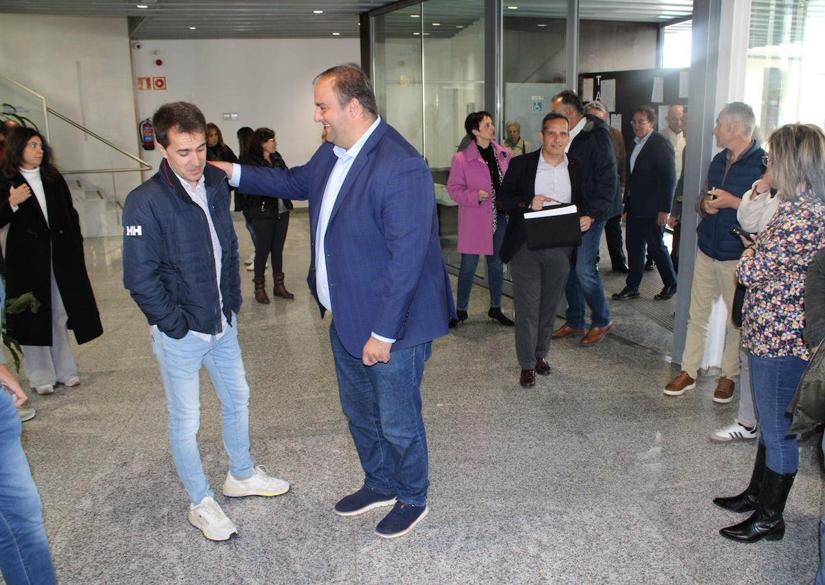 Imagen secundaria 1 - La jornada se desarrolló en la sala polivalente del Ayuntamiento de Guijuelo.