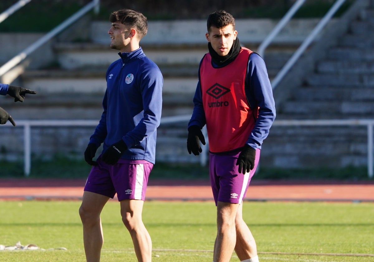 Ares y Óscar Lorenzo, en un entrenamiento en Las Pistas.