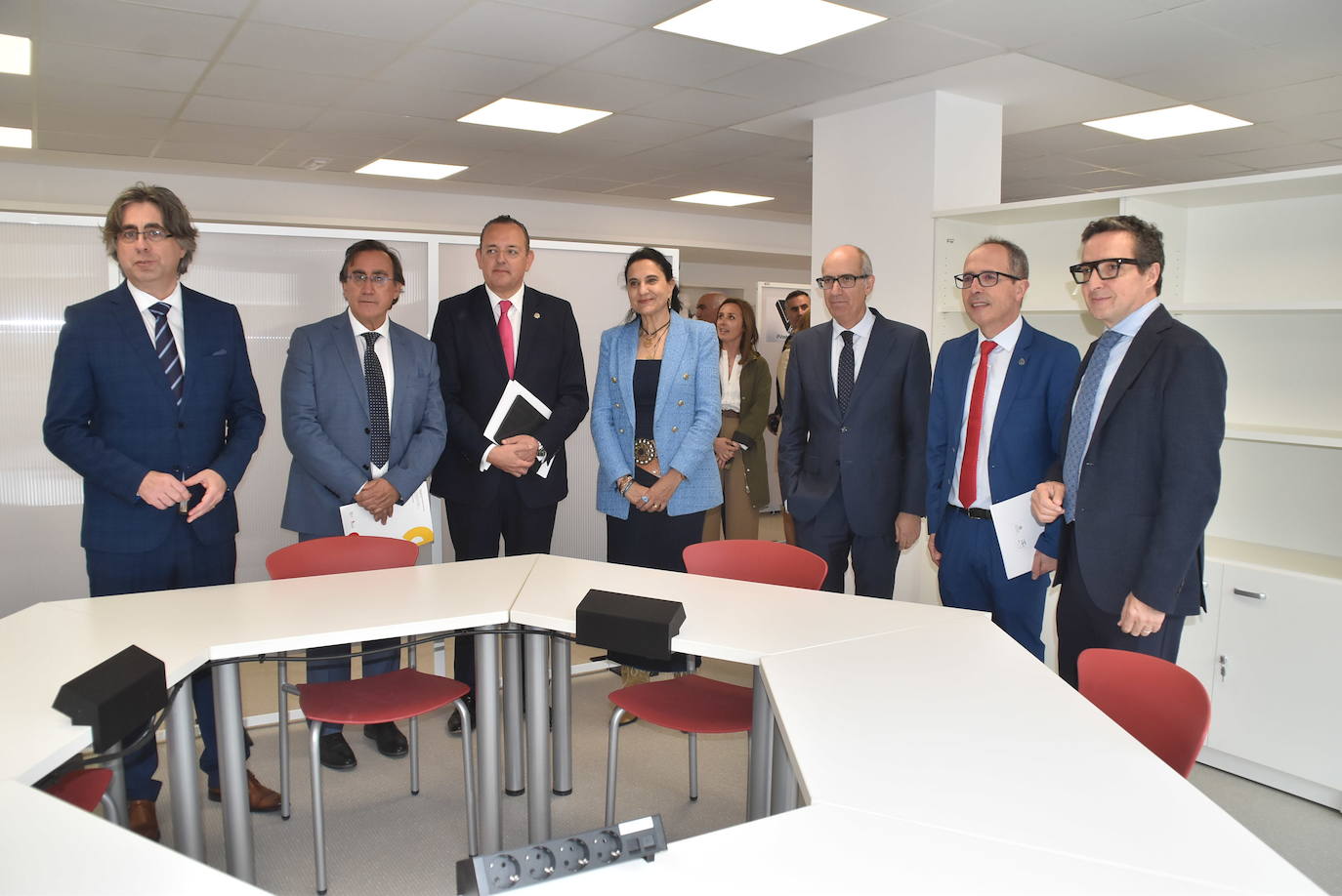Una de sus últimas apariciones públicas y como presidente de la Diputación, fue el pasado 10 de mayo en Béjar durante la inauguración del nuevo centro tecnológico empresarial situado en la Escuela de Ingenieros de la Universidad de Salamanca junto a representantes de la propia universidad y del ayuntamiento bejarano. 