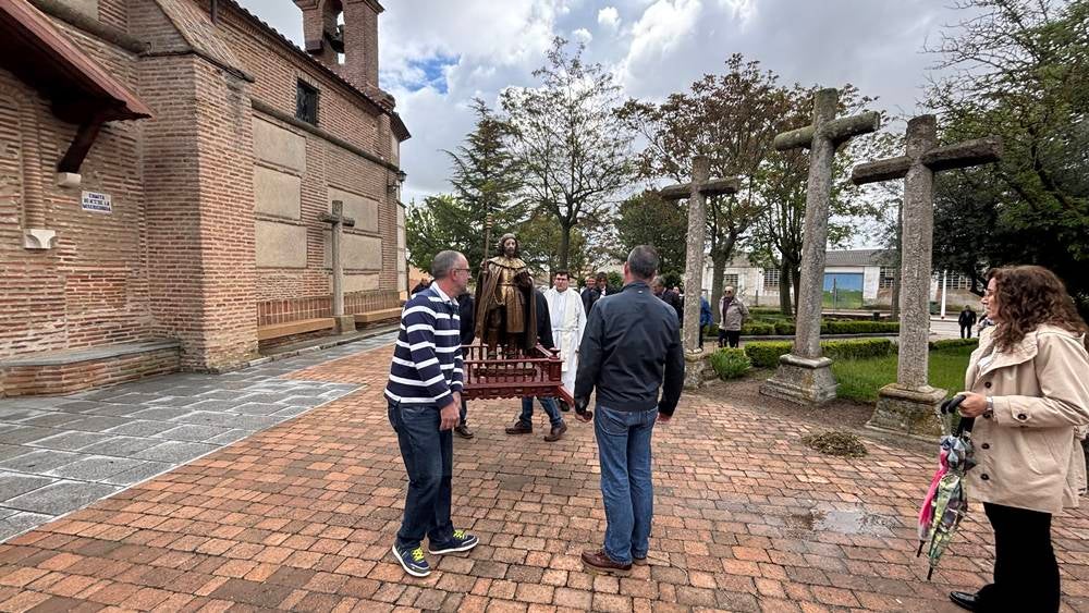 Procesión con San Isidro en Cantalapiedra