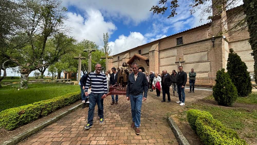 Procesión con San Isidro en Cantalapiedra