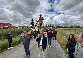 Procesión con San Isidro en Cantalpino.