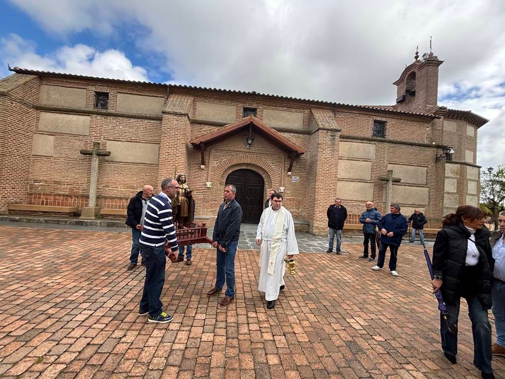 Procesión con San Isidro en Cantalapiedra