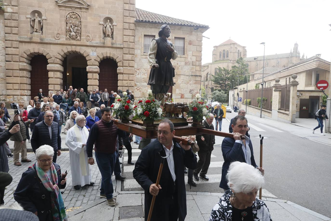 Hasta a San Isidro le sobró lluvia