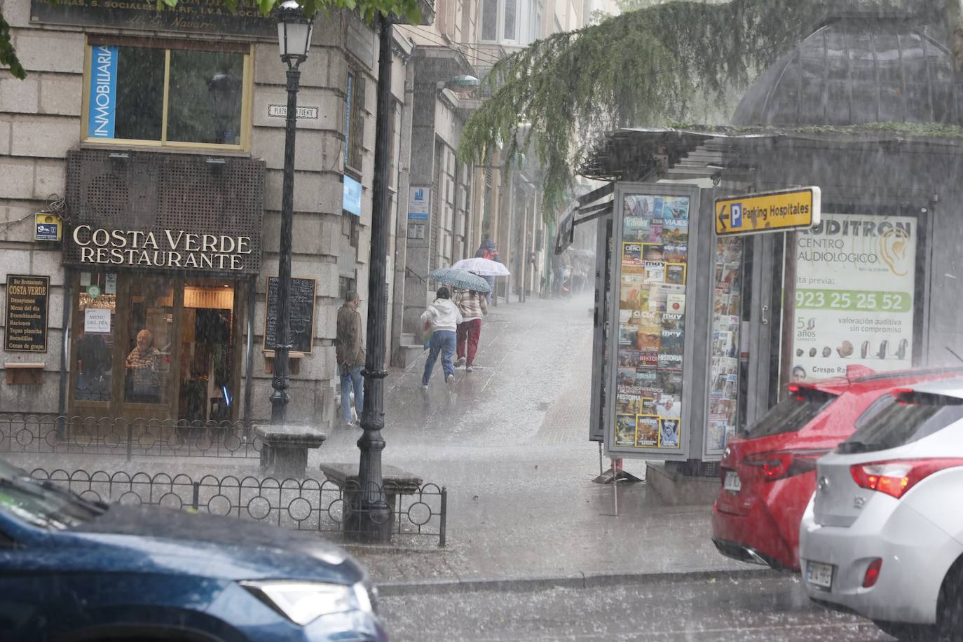 Las mejores imágenes del chaparrón que ha &#039;empapado&#039; a Salamanca este jueves