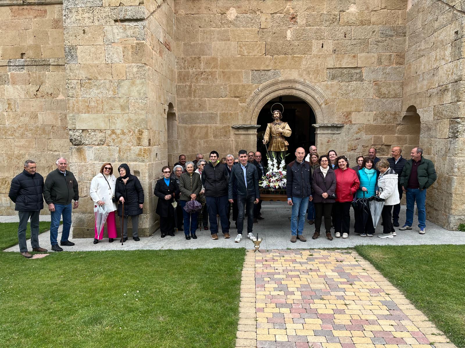 Oraciones y bendiciones de campos por el patrón de los agricultores