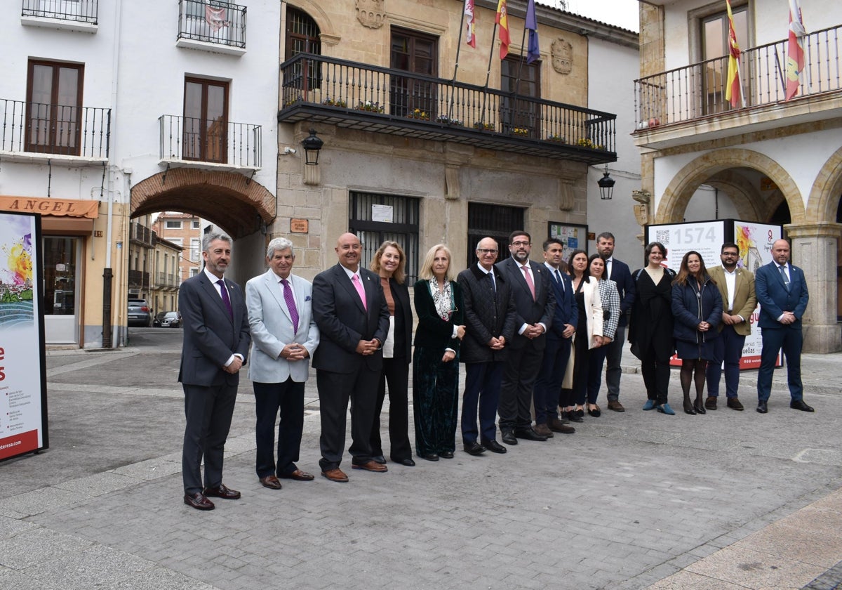 Las 14 ciudades de la Red Huellas de Teresa, unidas en torno a la veneración del cuerpo de la Santa