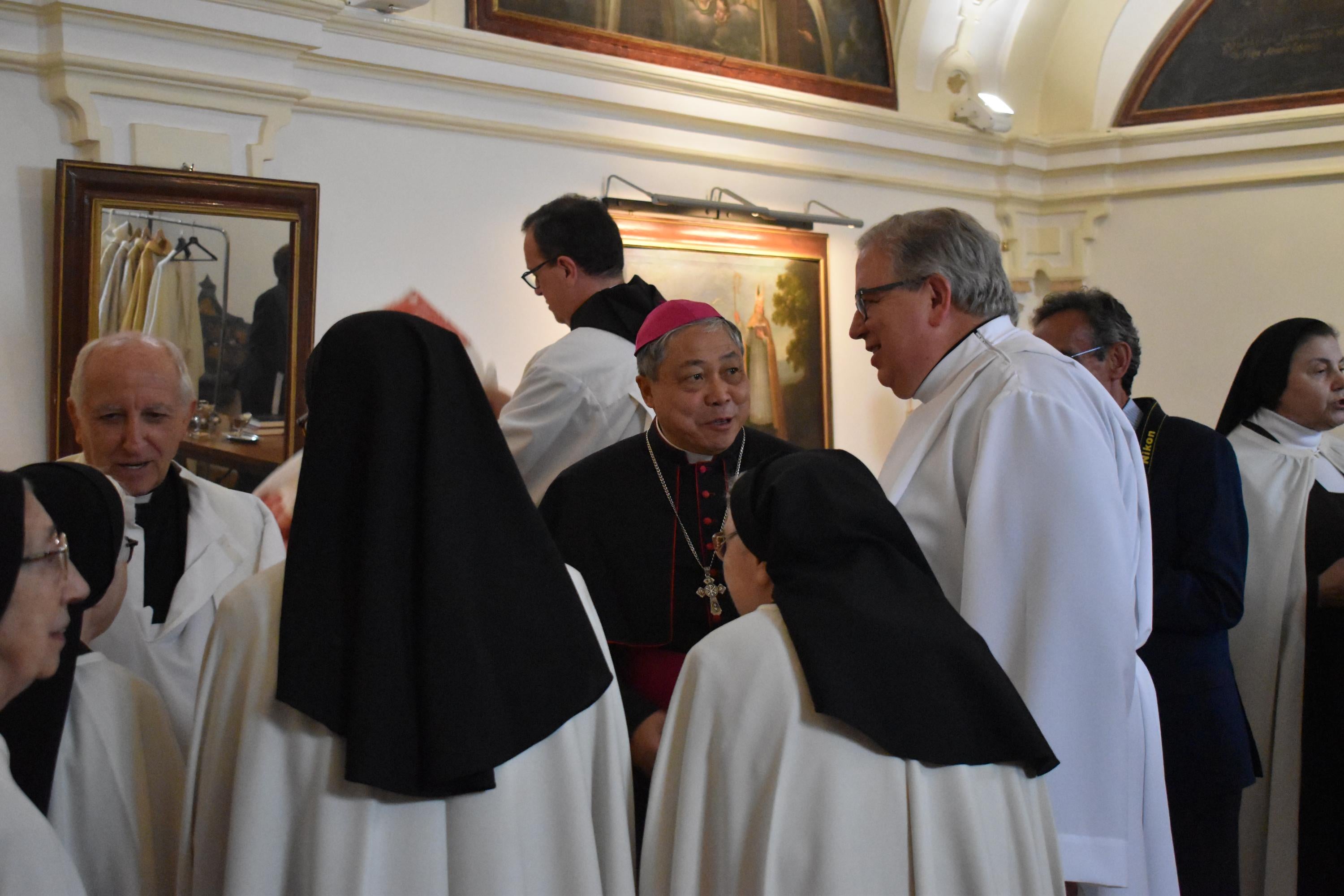 El nuncio del papa honra a Santa Teresa en Alba de Tormes: «No habría podido faltar a esta gran ocasión»