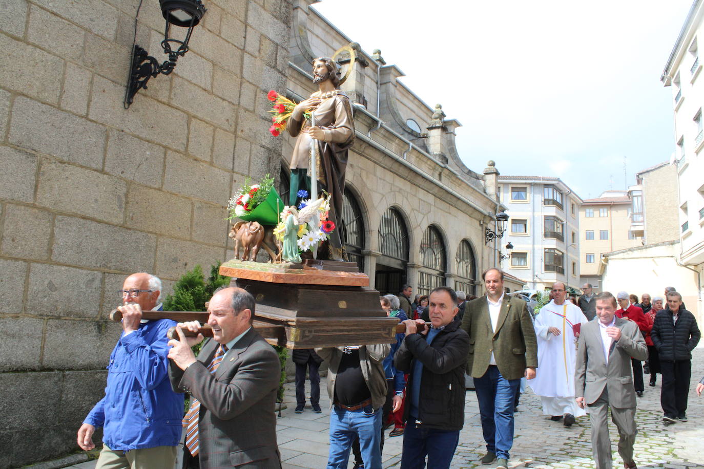 Guijuelo no falta a su cita con San Isidro y la bendición de campos