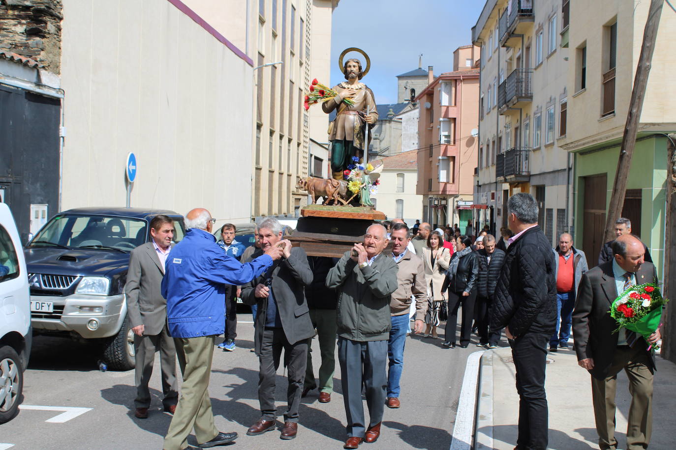 Guijuelo no falta a su cita con San Isidro y la bendición de campos