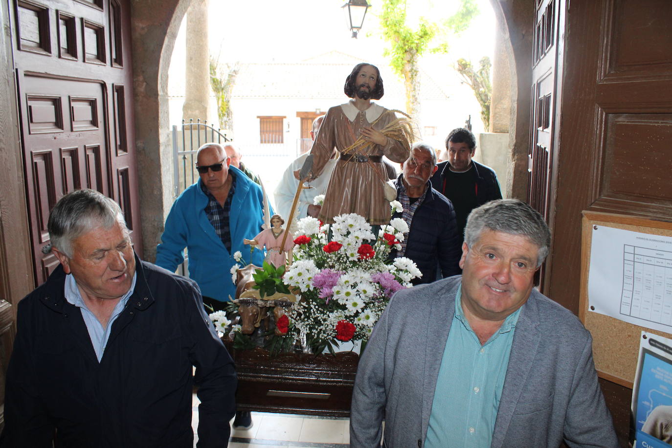 Los vecinos de Guijo de Ávila se reencuentran en torno a San Isidro