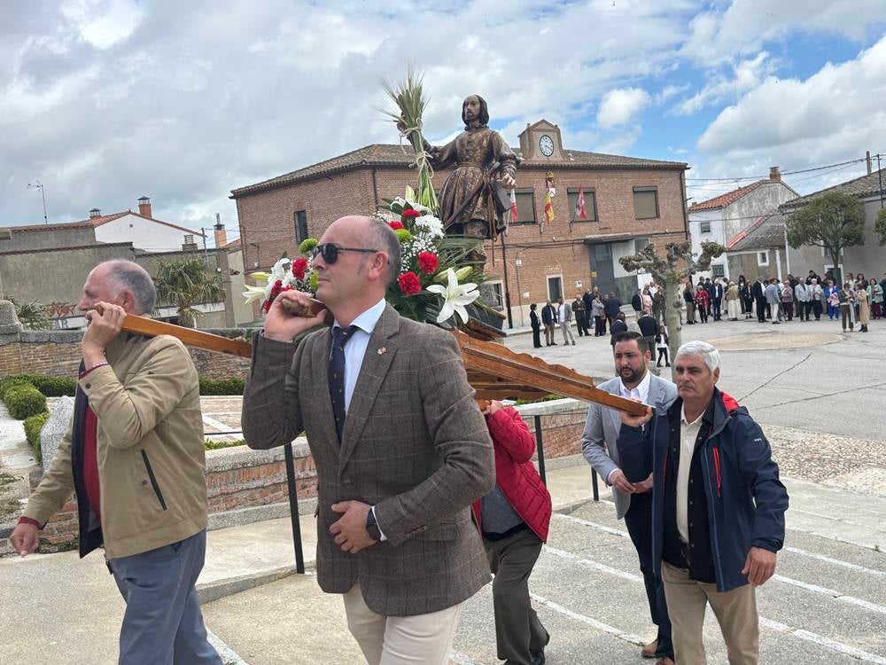 Honores y jotas a San Isidro en Aldeaseca