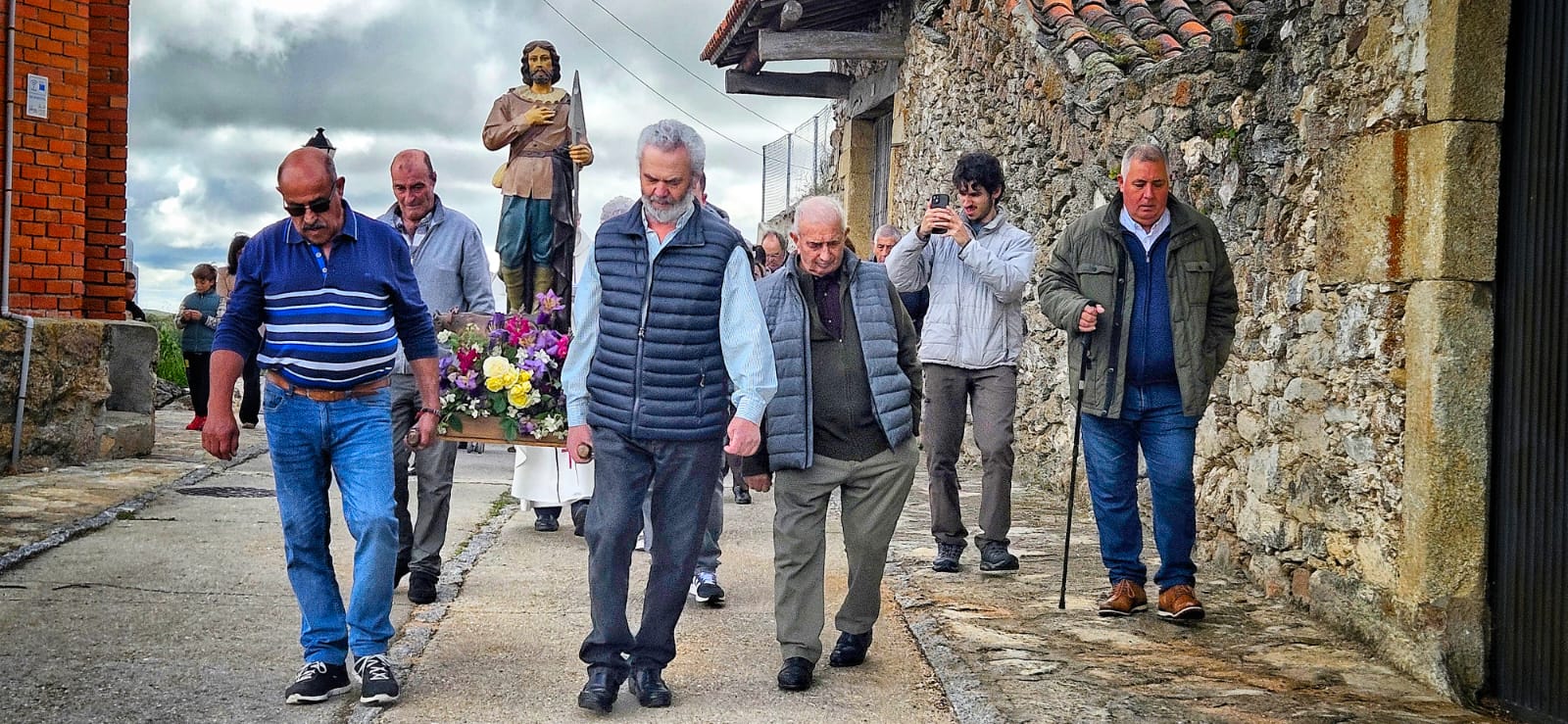 Oraciones y bendiciones de campos por el patrón de los agricultores