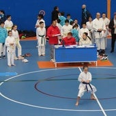 Torneo de karate en el pabellón de Peñaranda.