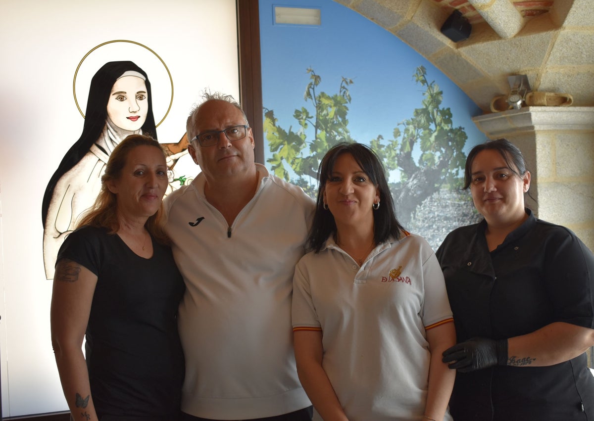 Imagen secundaria 1 - A punto de rozar el lleno en los establecimientos hosteleros de Alba de Tormes gracias a Santa Teresa