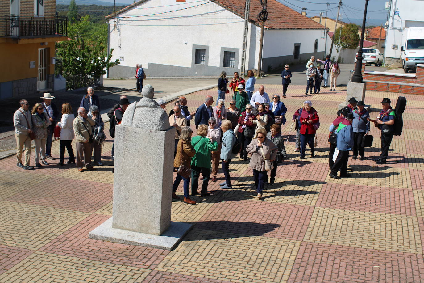 Frades, punto de encuentro intergeneracional en torno a Gabriel y Galán