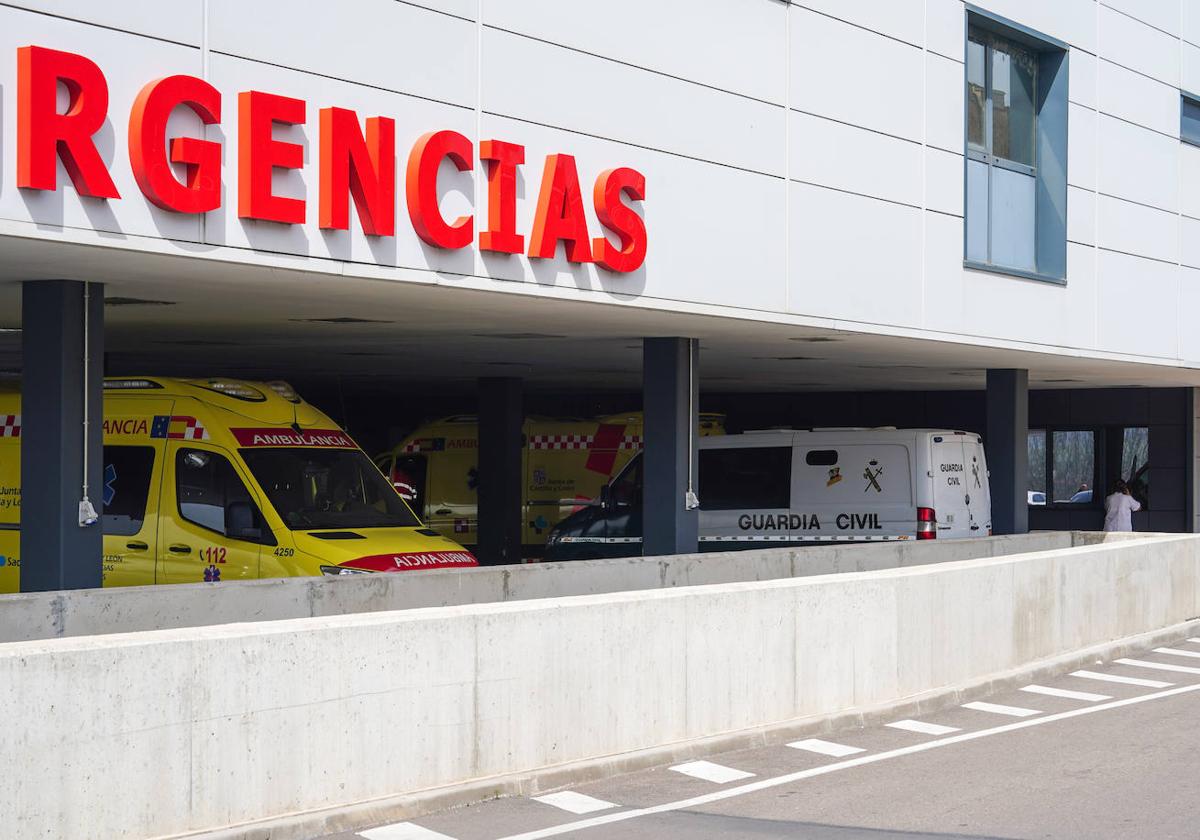 Imagen de la entrada al Complejo Asistencial de Salamanca.
