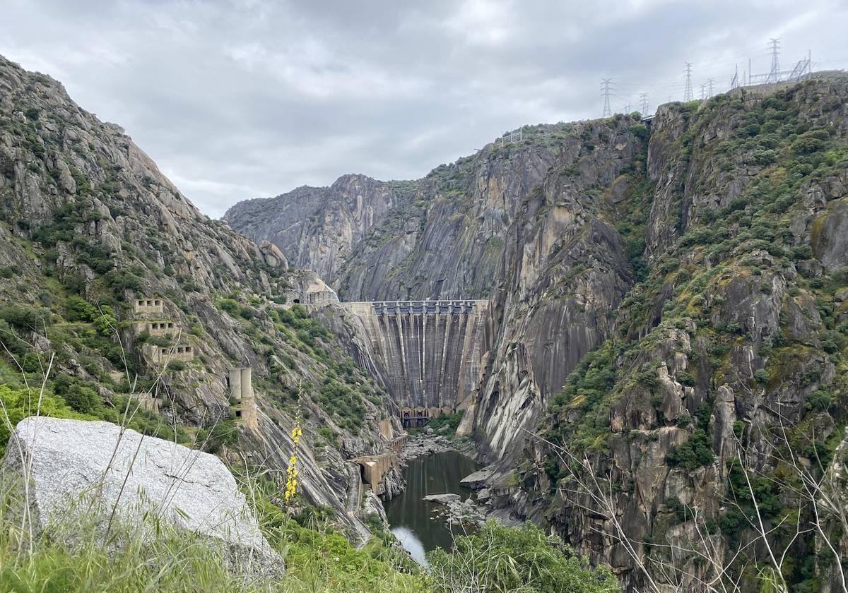 El país a oscuras y Aldeadávila en marcha contra el cero energético