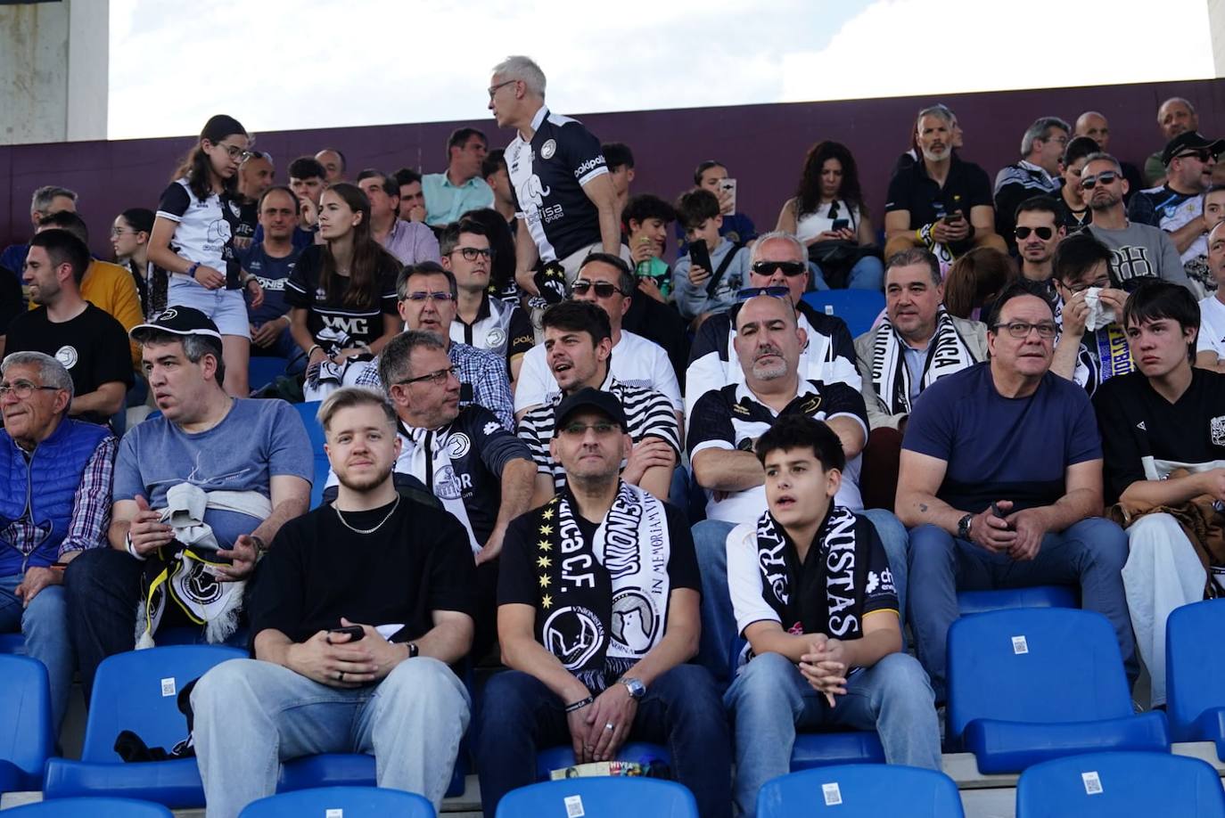 Búscate en la grada del Reina Sofía en el partido entre Unionistas y la SD Tarazona