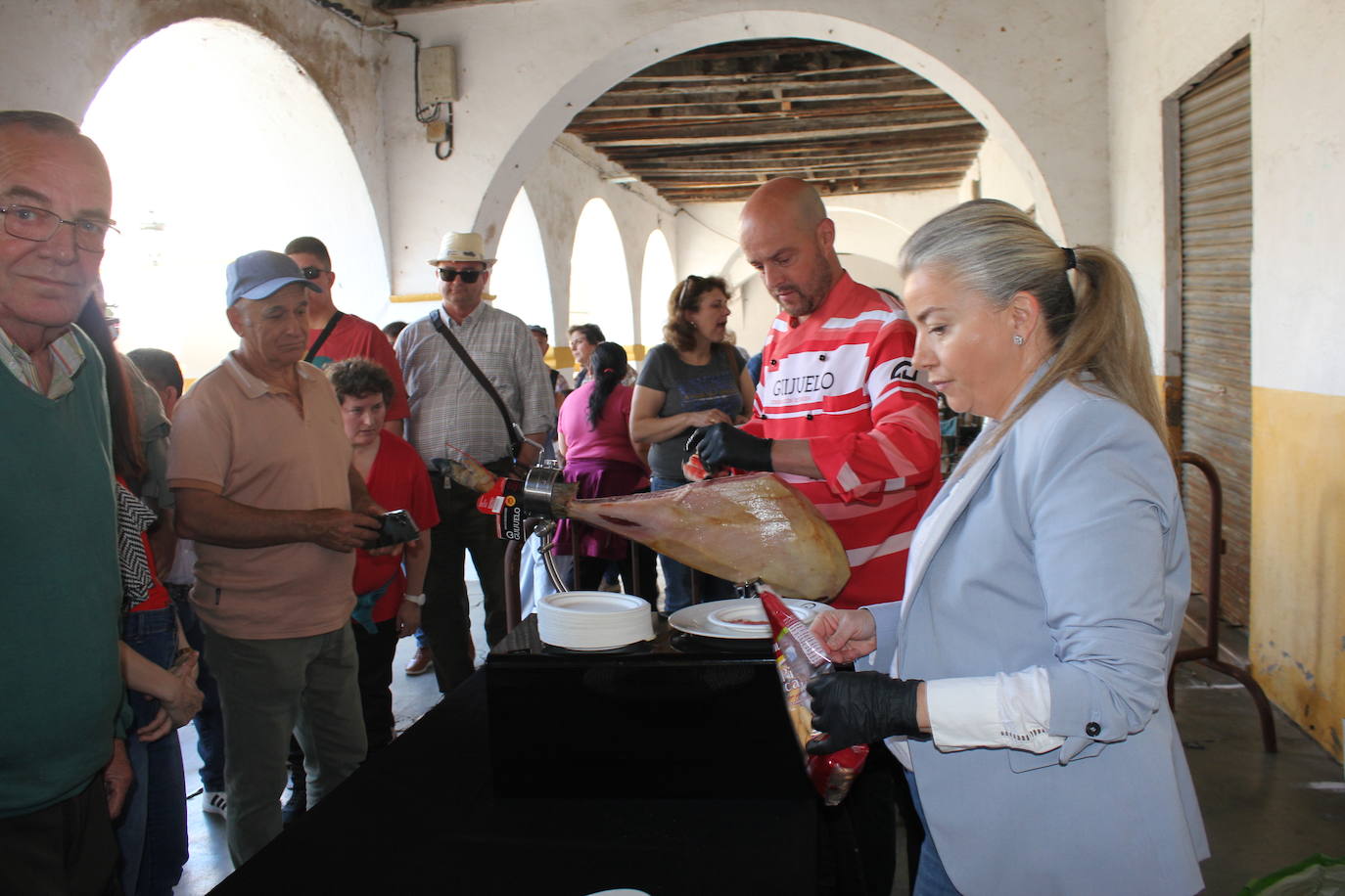 Ciudad Rodrigo se viste de sabor local y ganadería en la IV Feria del Farinato