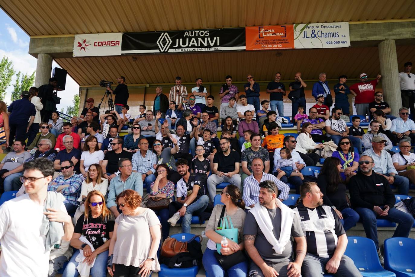 Búscate en la grada del Reina Sofía en el partido entre Unionistas y la SD Tarazona