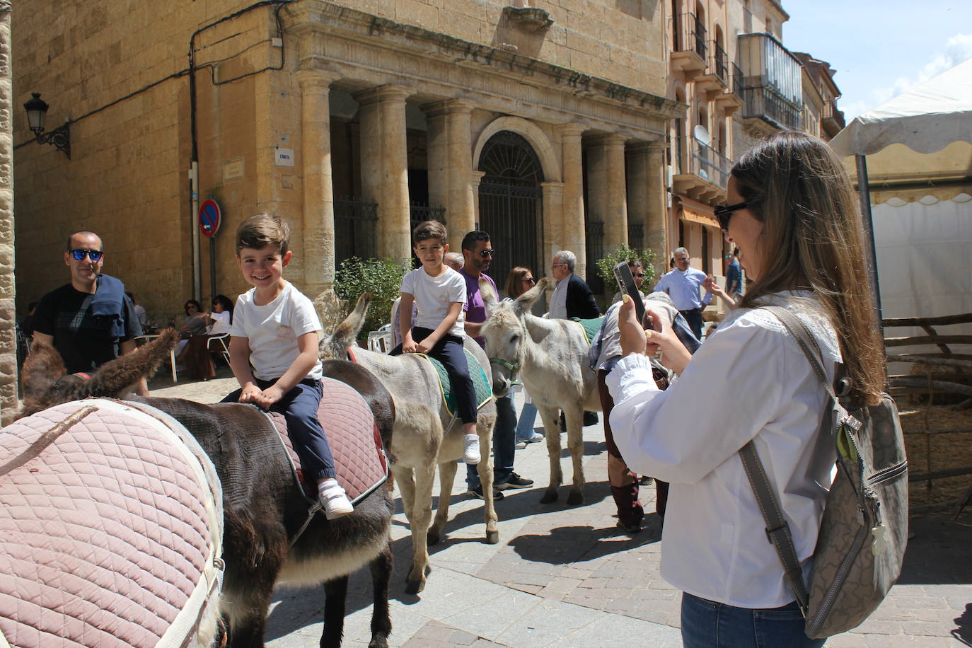 Ciudad Rodrigo se viste de sabor local y ganadería en la IV Feria del Farinato