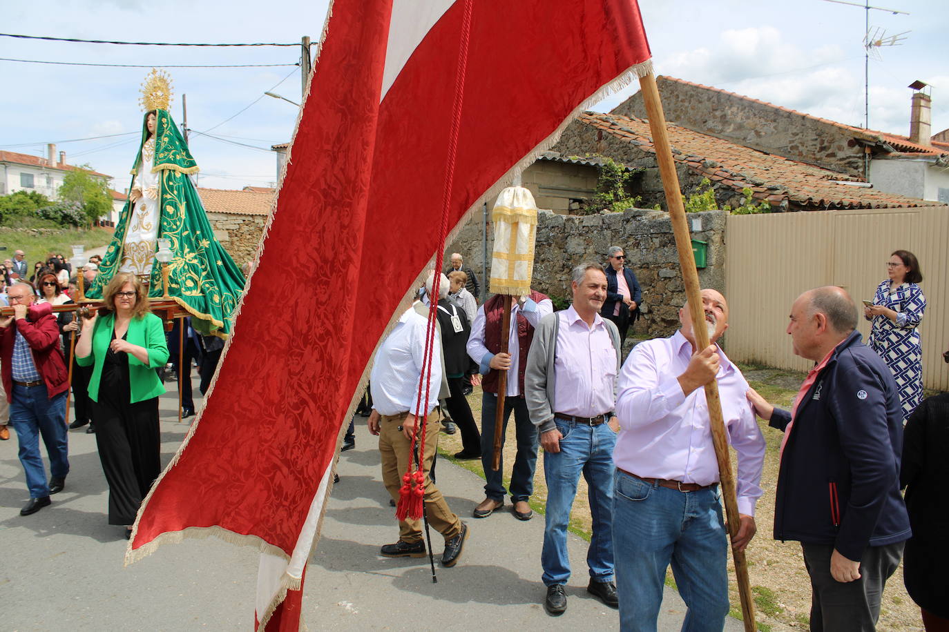 Bercimuelle honra a la Virgen del Monte
