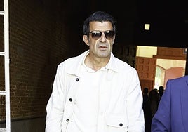 Luis Figo asistió a Las Ventas sin Helen Svedin