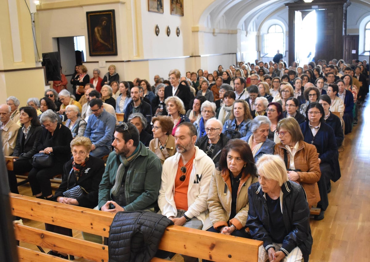 Imagen secundaria 1 - La veneración del cuerpo de Santa Teresa íntegra y en directo por YouTube