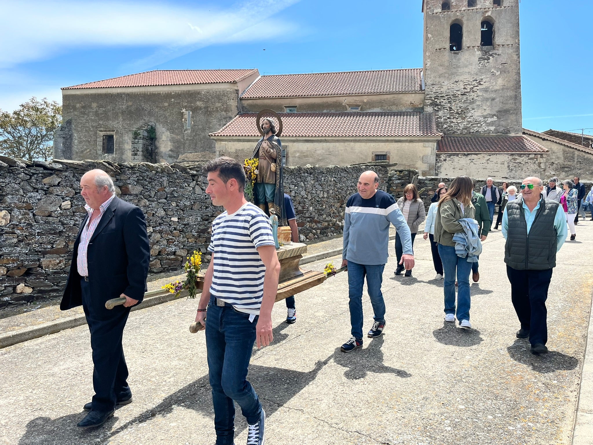 Eucaristía, bendición de campos y convite en Salvatierra de Tormes para honrar a San Isidro