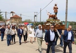 Los vecinos acompañaron al santo en la procesión