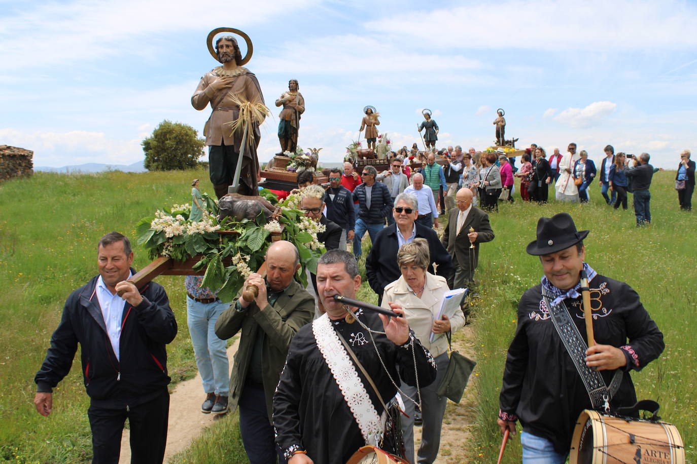 Encuentro de seis imágenes de San Isidro para bendecir los campos del Alto Alagón