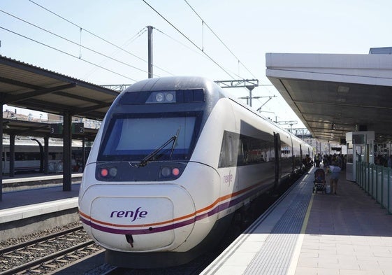 Un tren en la estación de Salamanca.