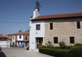 La Casa Consistorial de Rollán.