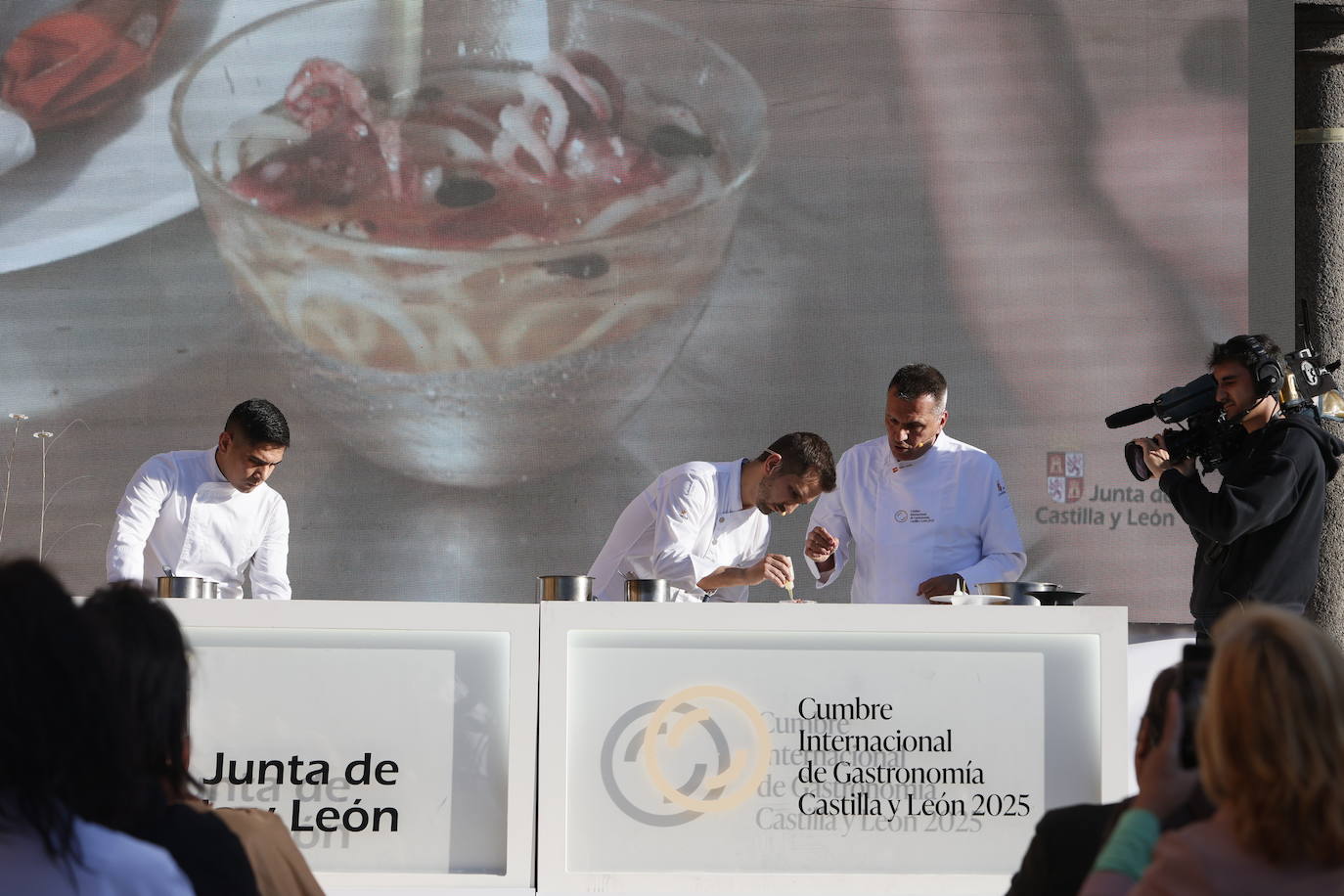 La alta cocina &#039;brilla&#039; frente al convento de San Esteban
