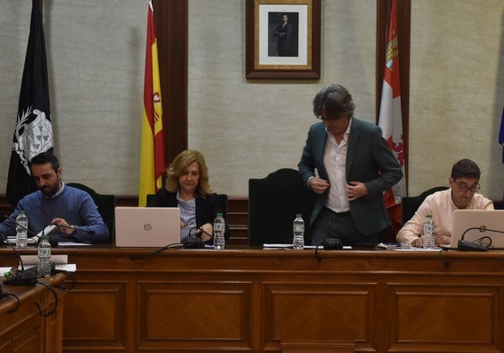 Imagen de parte del equipo de Gobierno en el último pleno celebrado en Béjar en abril.