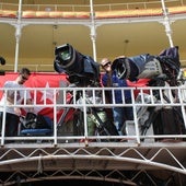 Cámaras de televisión en la plaza de toros de las Ventas.