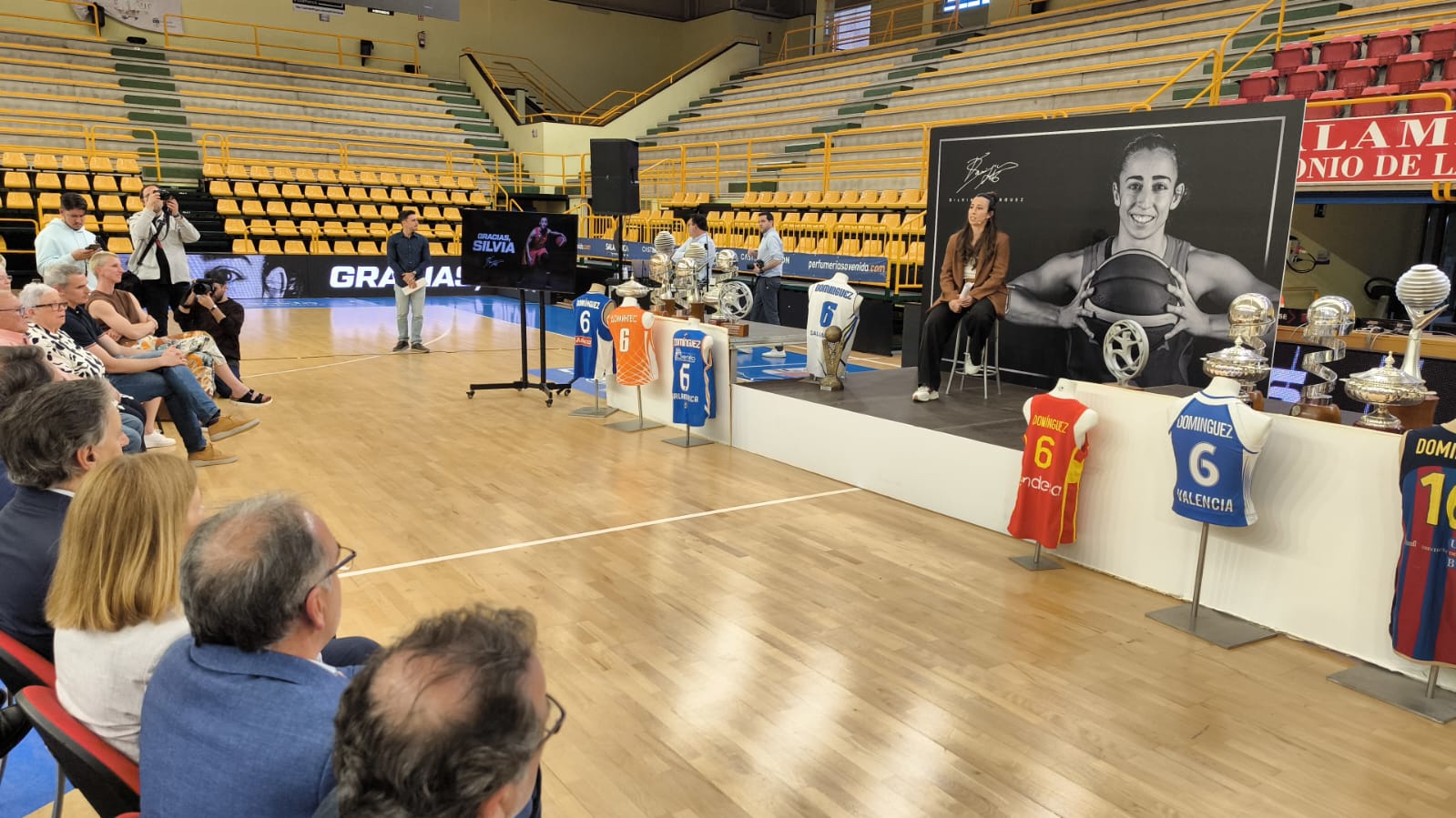 La despedida de Silvia Domínguez, en imágenes