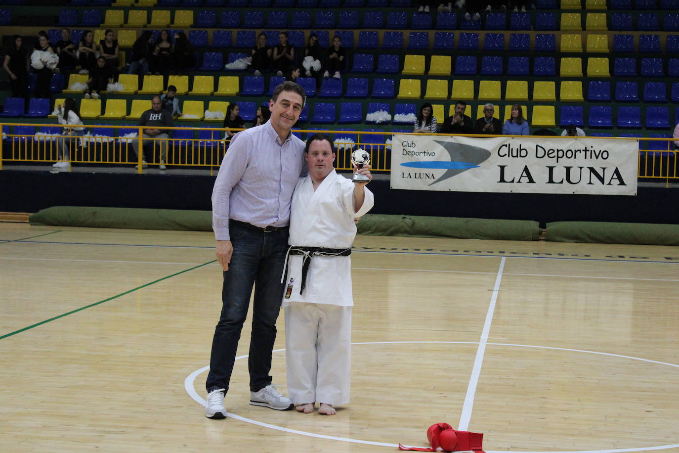 Baile y kárate en el pabellón municipal de Béjar