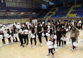 Participantes en la exhibición celebrada en el pabellón Antonio Sánchez de la Calle