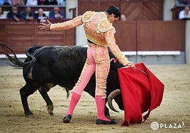 Derechazo de Fortes a Gimotero, el segundo de Arauz de Robles.