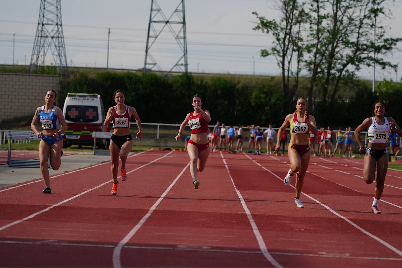 Otra gran tarde de atletismo en Las Pistas con marcas muy destacadas
