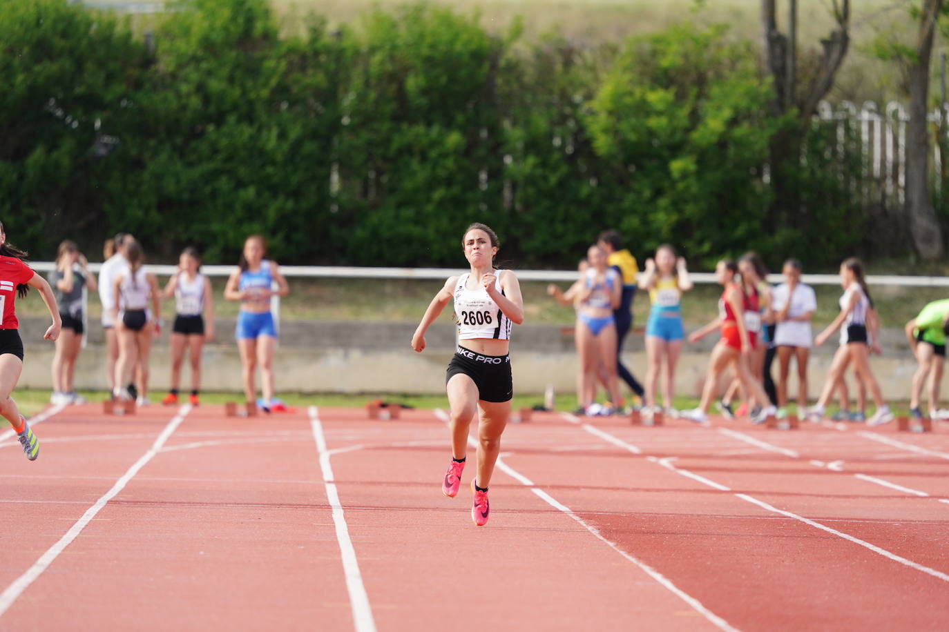 Otra gran tarde de atletismo en Las Pistas con marcas muy destacadas