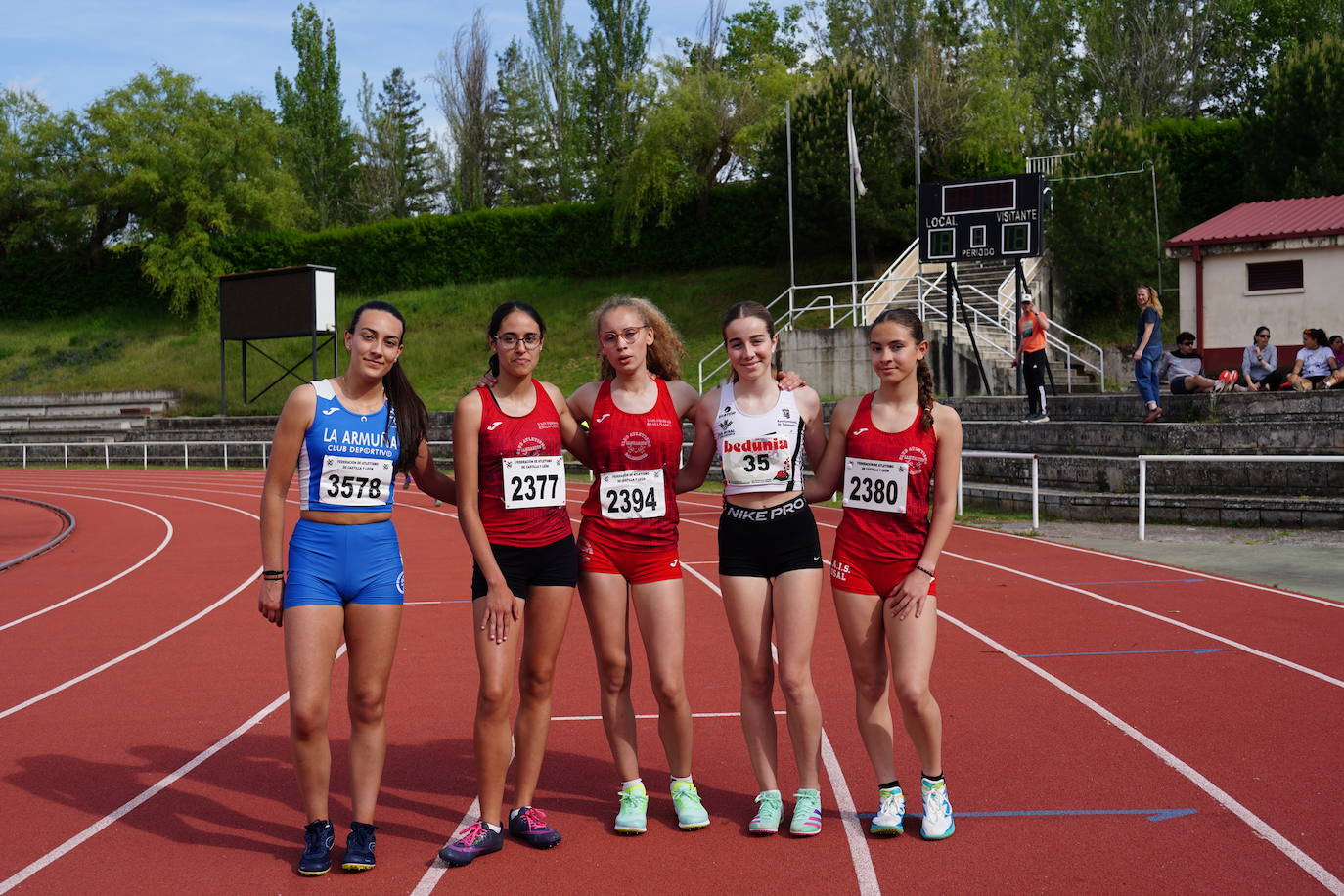 Otra gran tarde de atletismo en Las Pistas con marcas muy destacadas