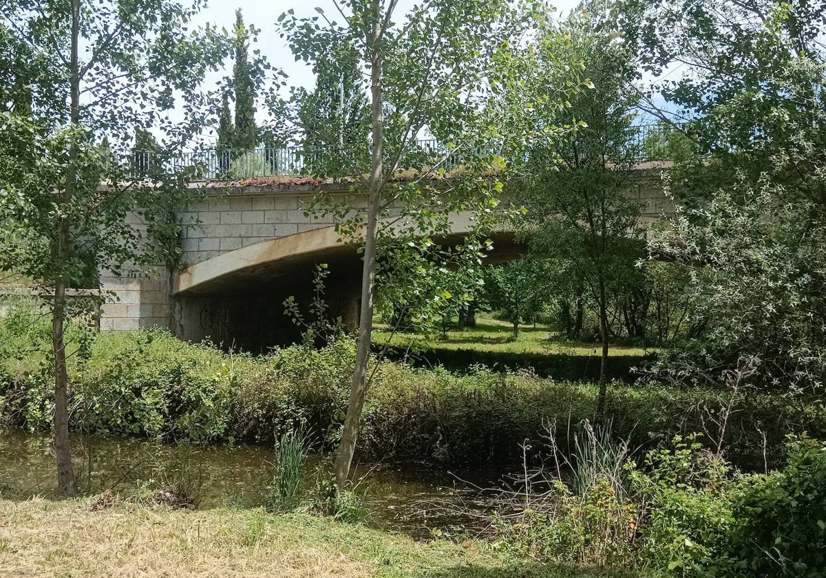 Ciudad Rodrigo licita la pasarela de madera de La Moretona