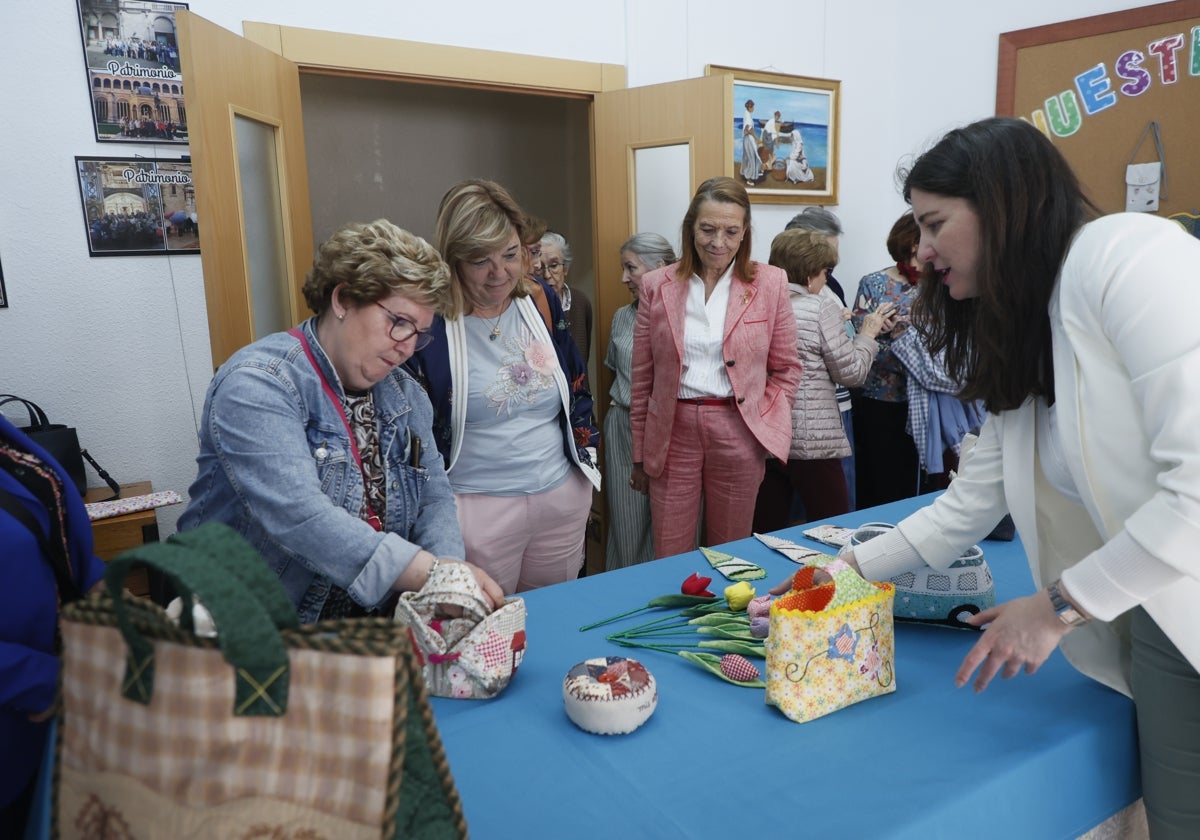 Asociacionismo femenino y creatividad y en el Colegio San Juan Bosco