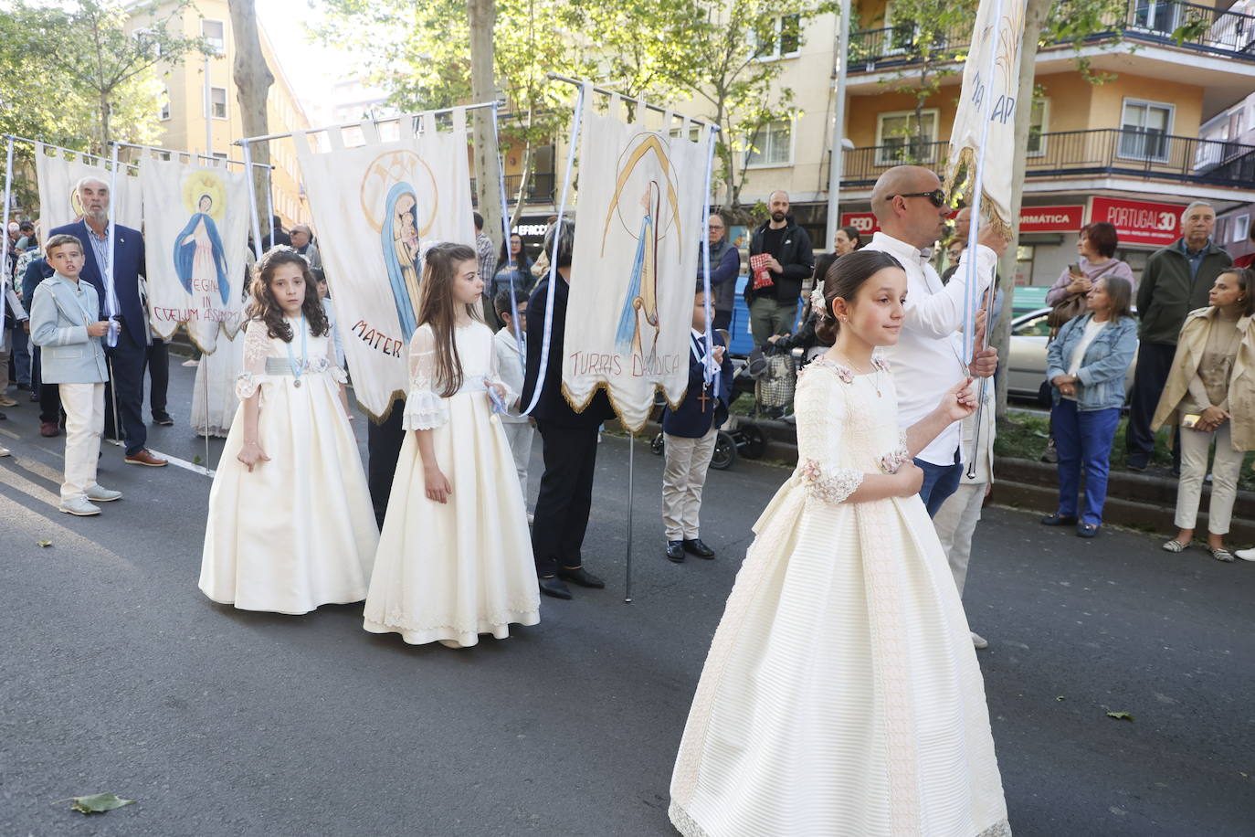 30 años de María Auxiliadora a hombros por las calles de Salamanca