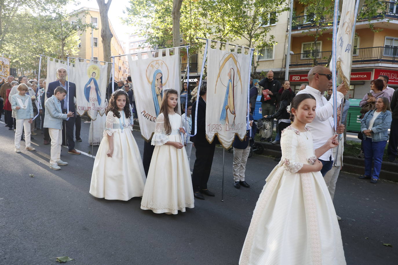30 años de María Auxiliadora a hombros por las calles de Salamanca
