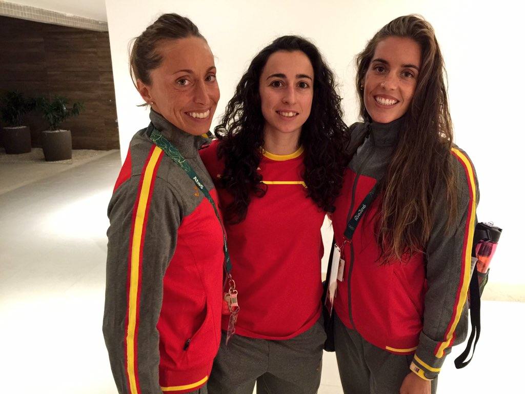 En el año 2016 se celebraron los Juegos Olímpicos de Río de Janeiro. Silvia Domínguez participó con la selección española que se colgó la plata tras perder la final contra Estados Unidos el 20 de agosto. En la imagen la vemos junto a Gemma Mengual y Onna Carbonell, el dúo español en natación sincronizada.