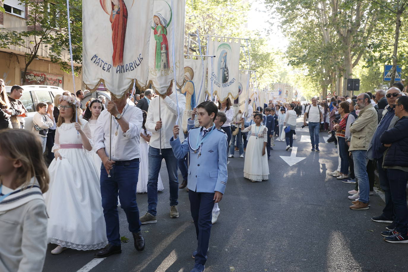 30 años de María Auxiliadora a hombros por las calles de Salamanca